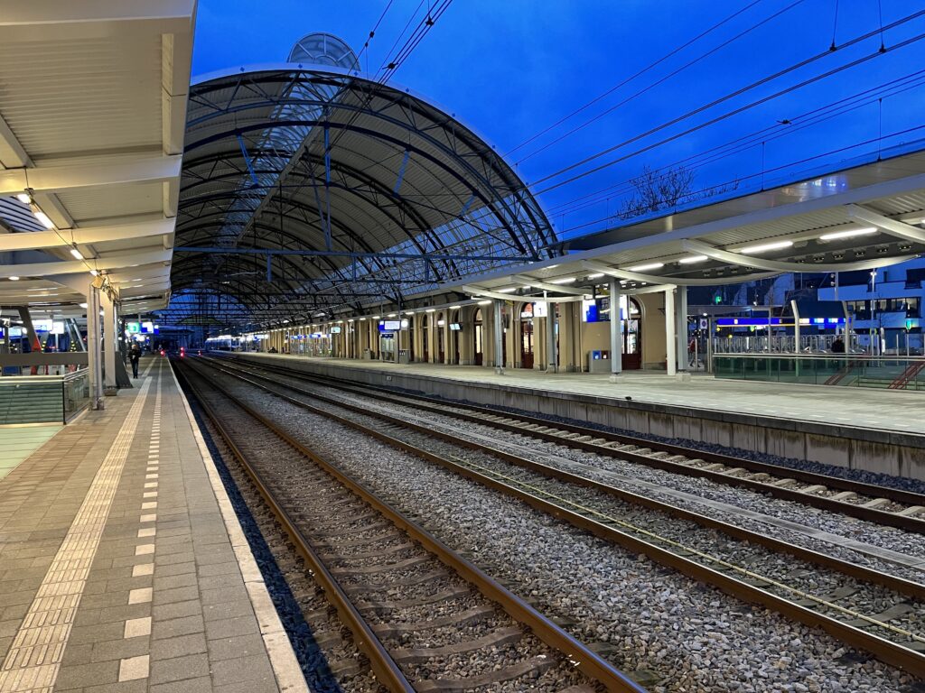 Station Zwolle in alle vroegte